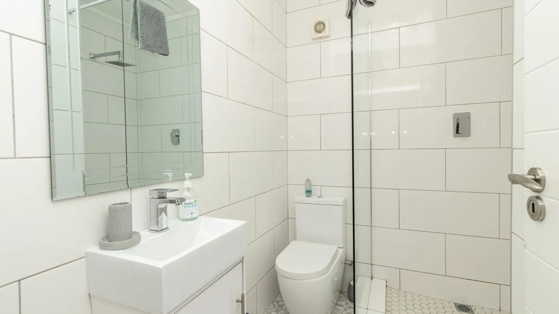 Brookes Hill Suites Luxury Apartment 124 Port Elizabeth